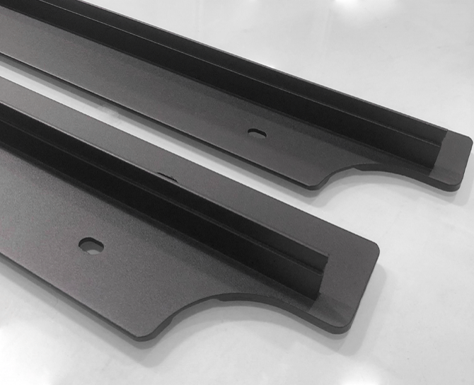 EGR Tailgate Rail